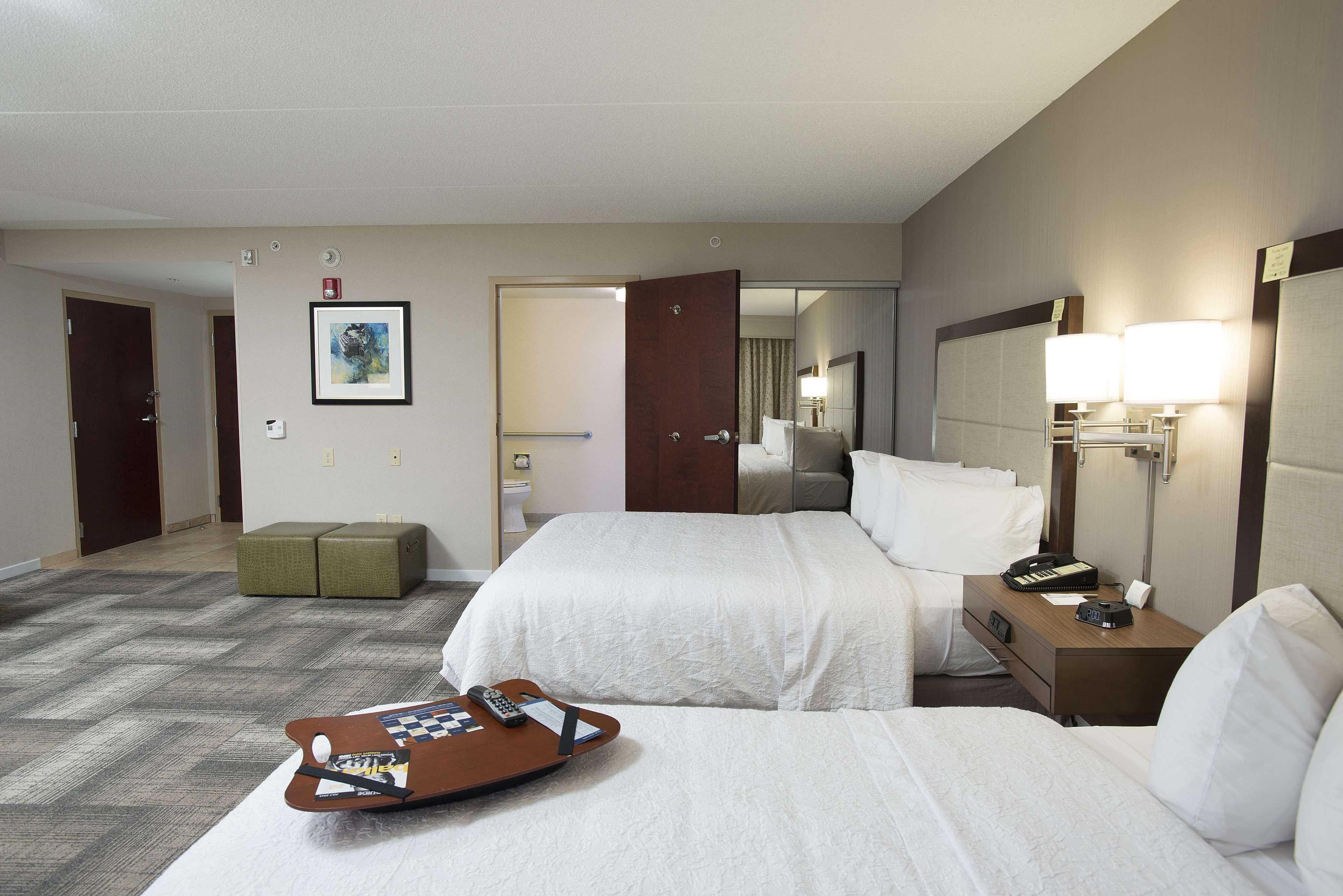 Hampton Inn & Suites Cincinnati-Union Centre West Chester Bagian luar foto