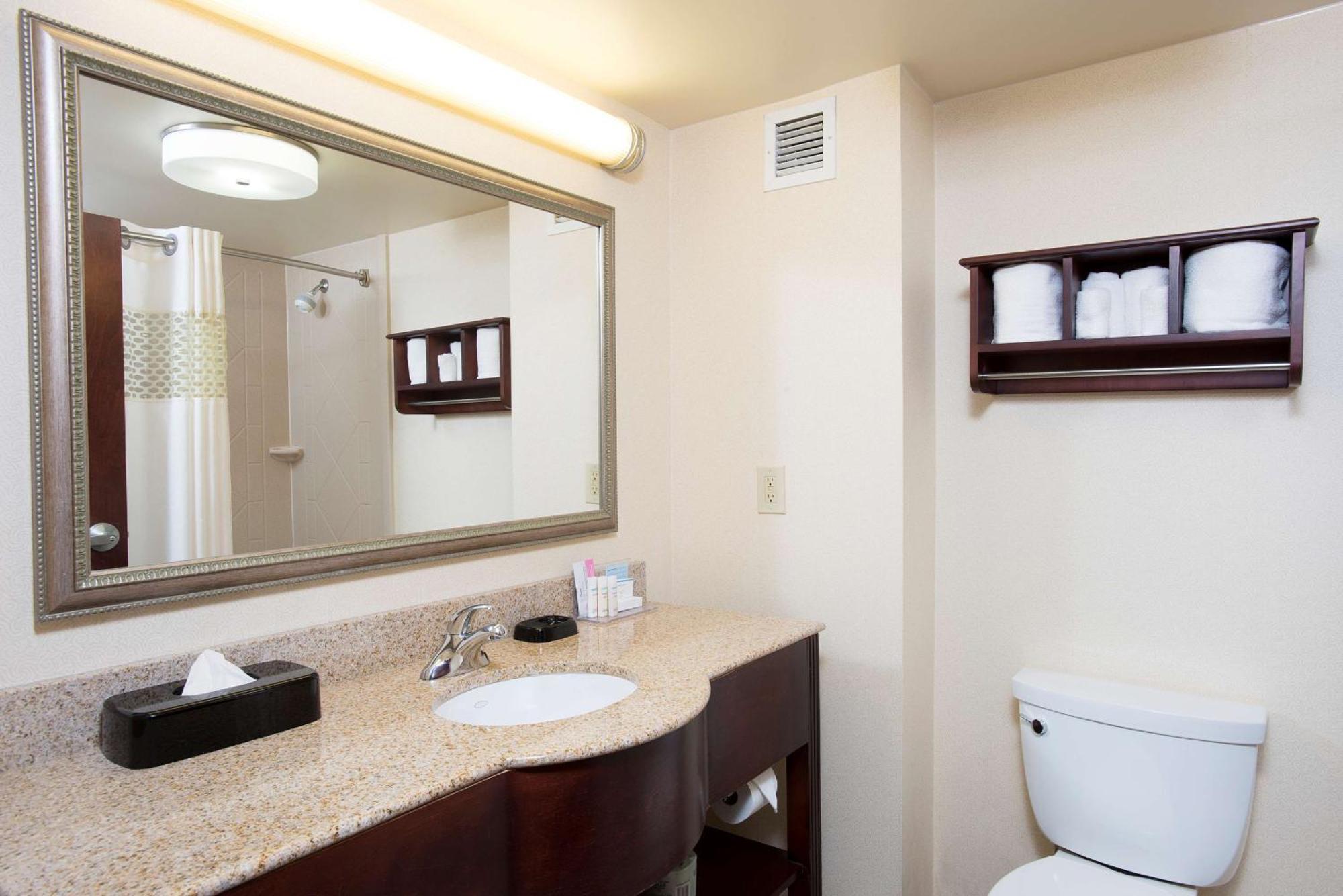 Hampton Inn & Suites Cincinnati-Union Centre West Chester Bagian luar foto