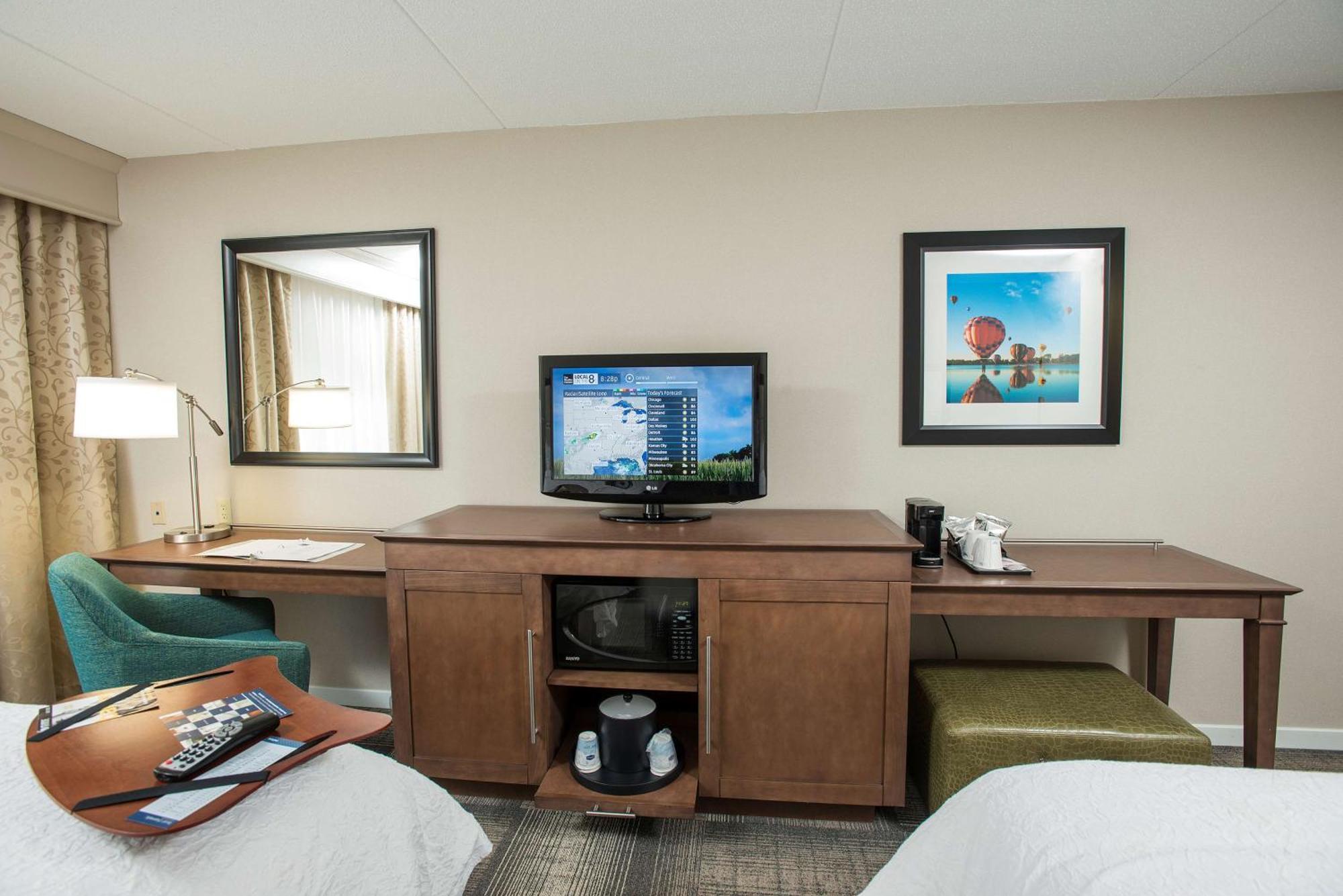 Hampton Inn & Suites Cincinnati-Union Centre West Chester Bagian luar foto
