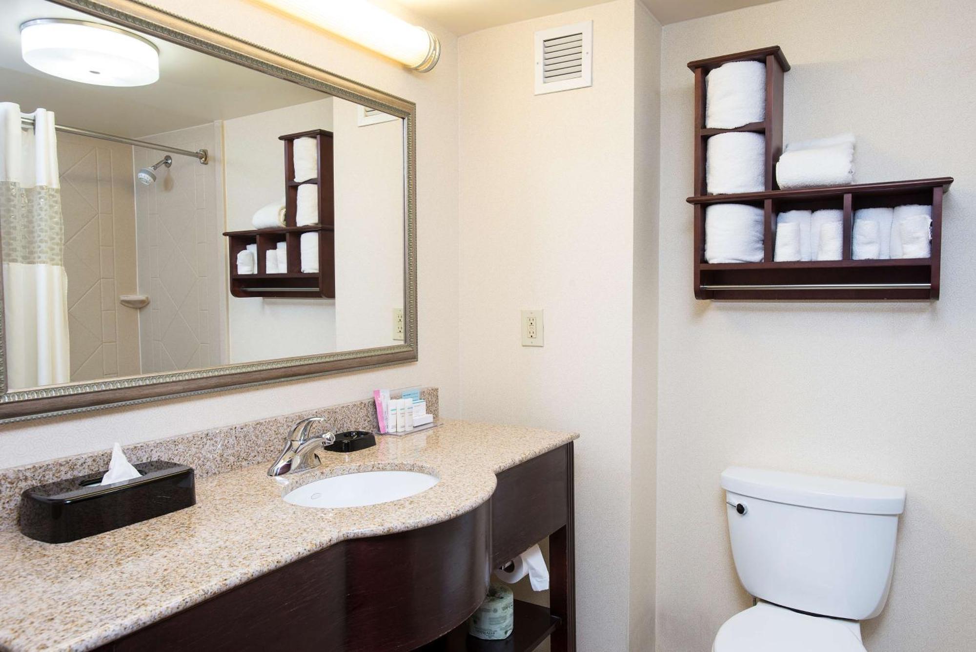Hampton Inn & Suites Cincinnati-Union Centre West Chester Bagian luar foto