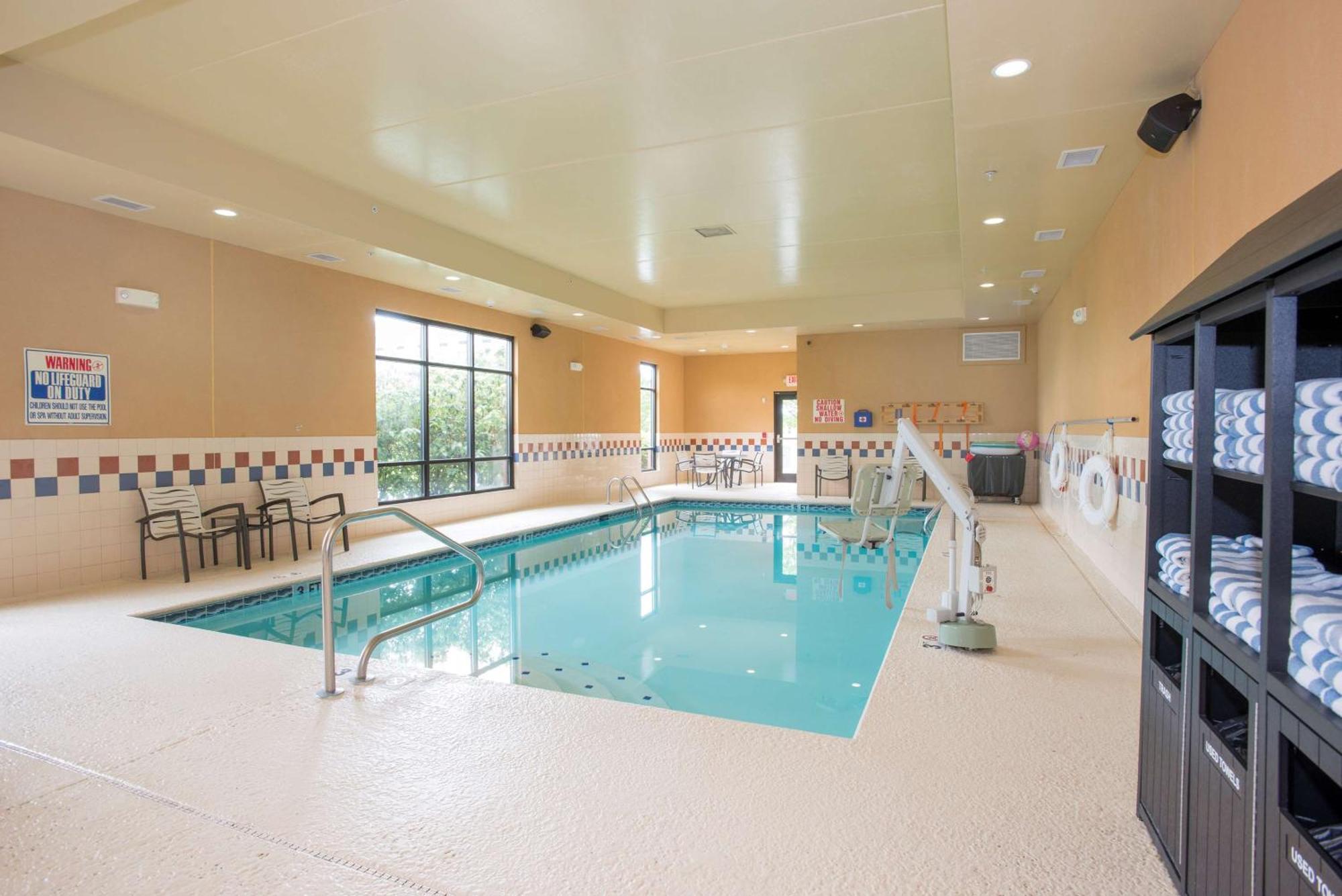 Hampton Inn & Suites Cincinnati-Union Centre West Chester Bagian luar foto